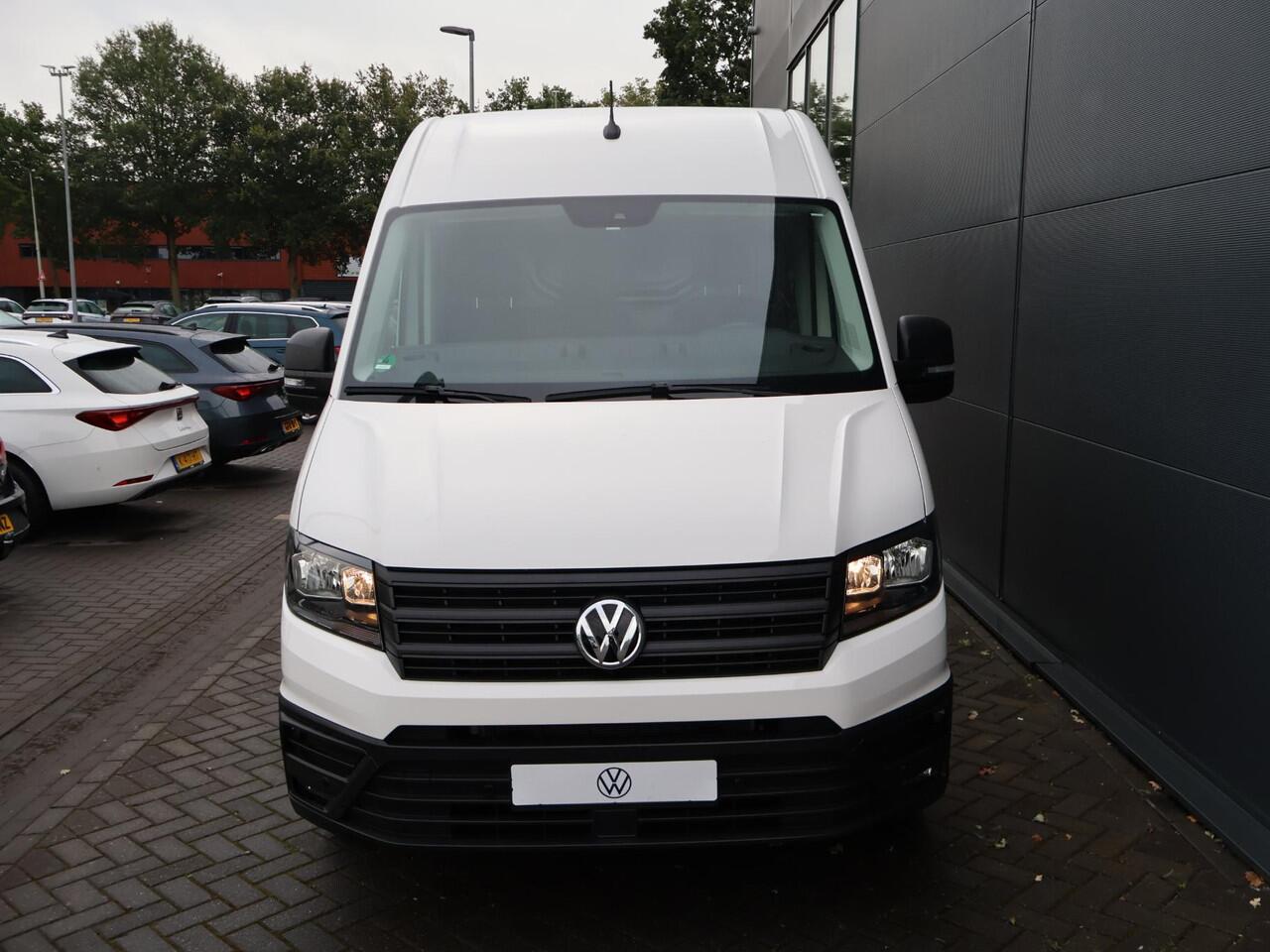 Volkswagen CRAFTER 35 2.0 TDI L3H3 Comfortline EURO VI | 140 PK | Comfortstoel Plus + Armleuningen Bijrijdersbank | Airco | Cruise Control | Navigatie BT DAB+ Apple Carplay / Android Auto | Verwarmbare Voorruit | Parkeersensoren Voor + Achter | Trekhaak