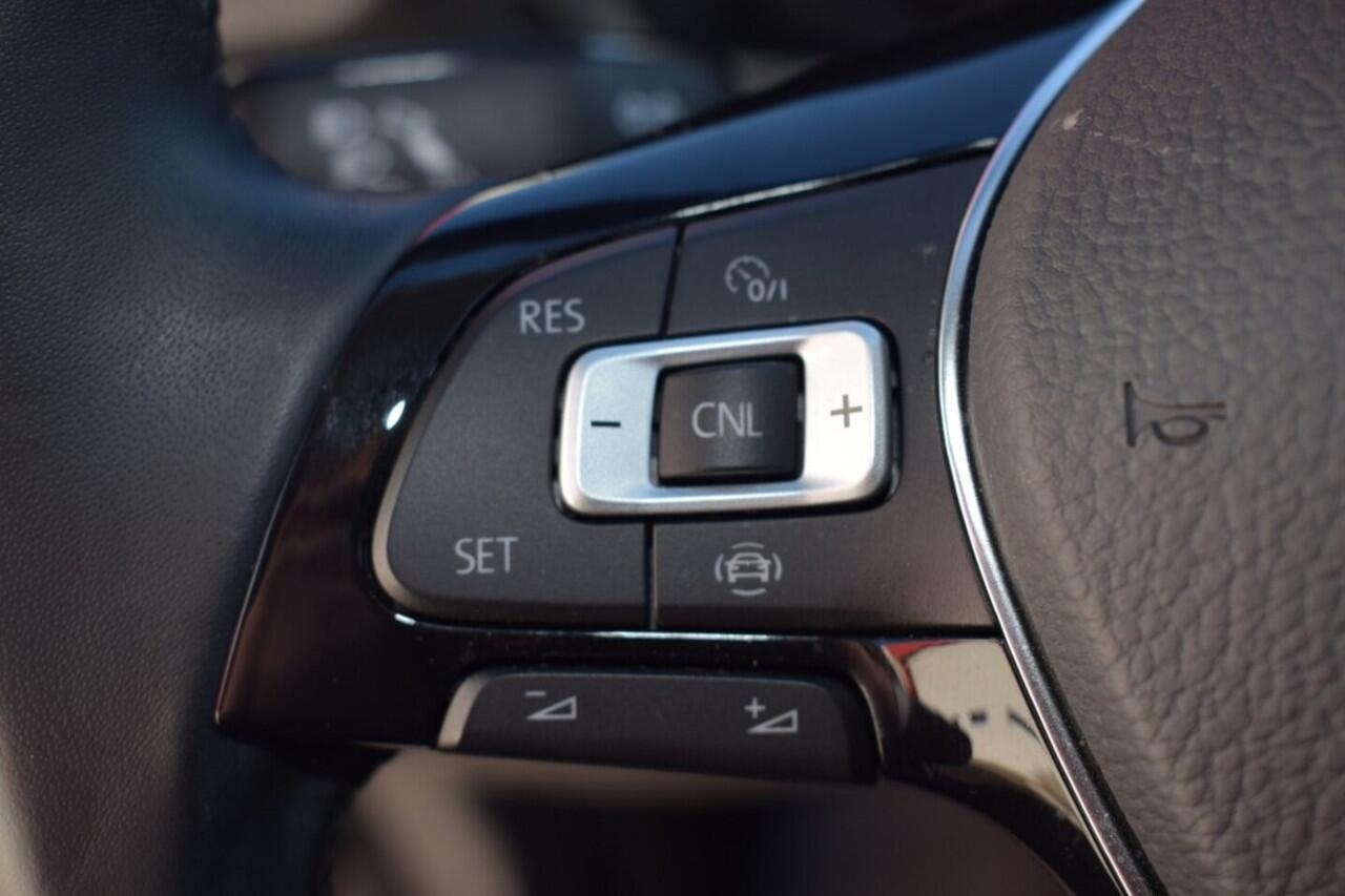 Volkswagen CRAFTER L3H3 2.0 TDI Highline 140PK AUTOMAAT COMFORTSTOEL TREKHAAK