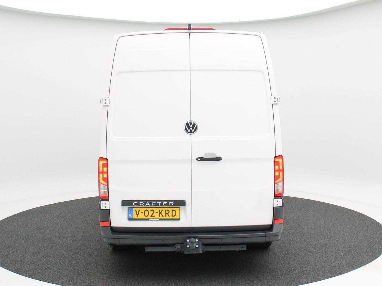 Volkswagen CRAFTER 35 2.0 TDI 176PK L3H3 Highline | V-02-KRD | Automaat | Cruise control | Trekhaak | Voorstoelen verwarmd |