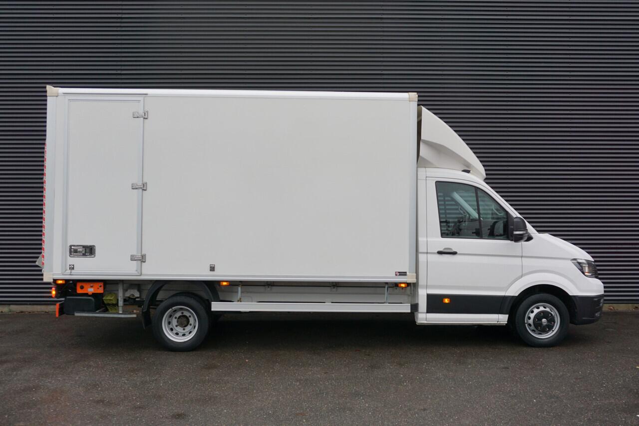 Volkswagen CRAFTER 50 177pk Automaat Bakwagen Laadklep Zijdeur Navigatie Camera Cruise control