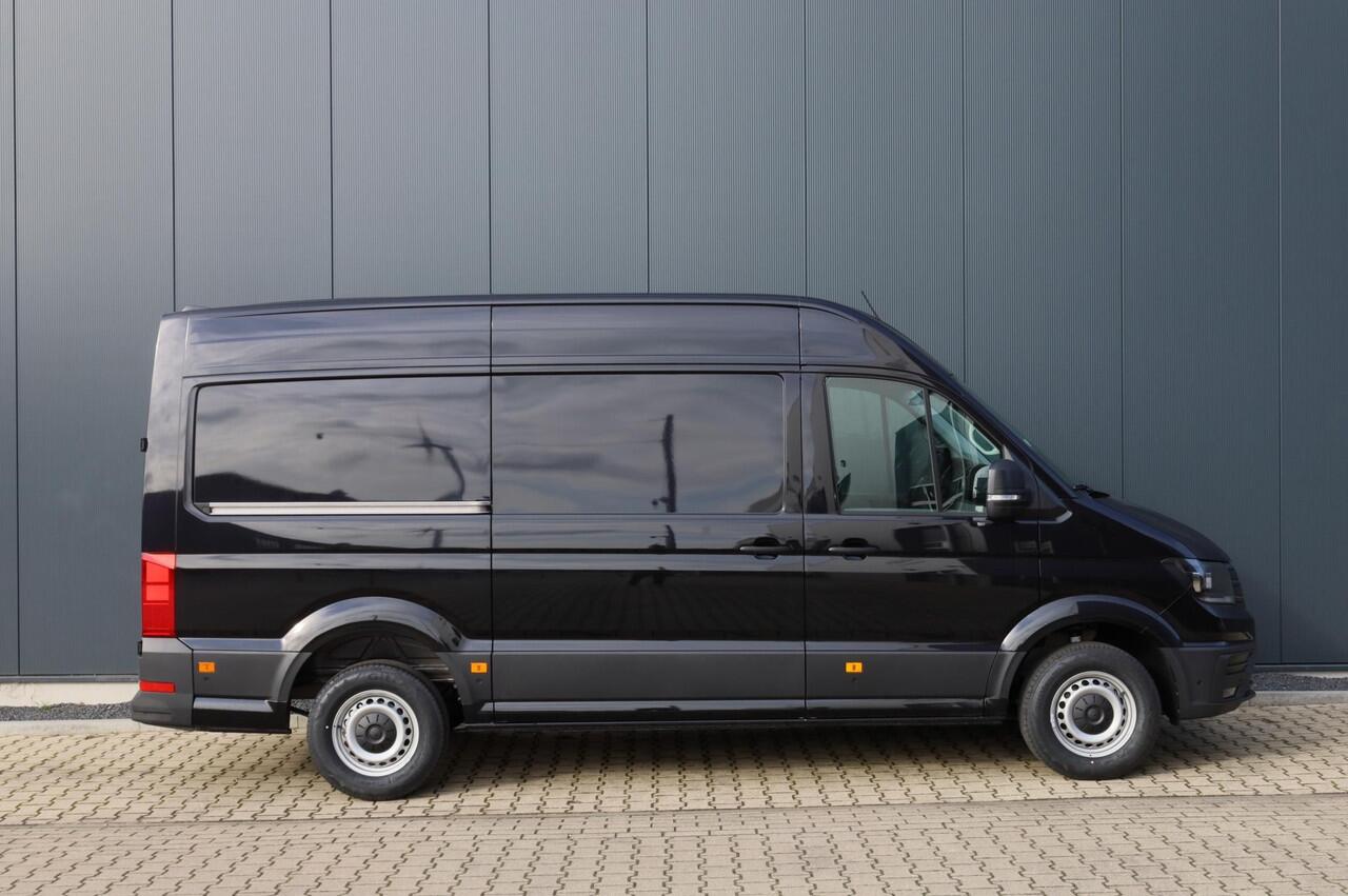 Volkswagen CRAFTER Trendline 140pk automaat L3H3 GVW 3.5T BPM vrij | Achteruitrijcamera | Climatic | DAB | Bijrijdersbank