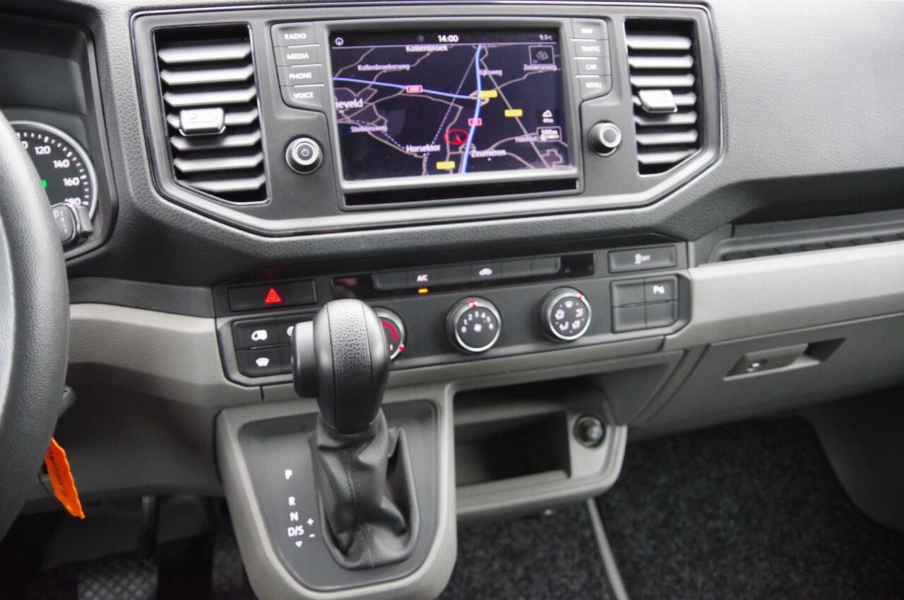 Volkswagen CRAFTER 35 2.0 TDI L3H3 HIGHLINE 140PK AUT. TREKHAAK, CAMERA, NAVI, CRUISE, AIRCO, NL AUTO, NAP