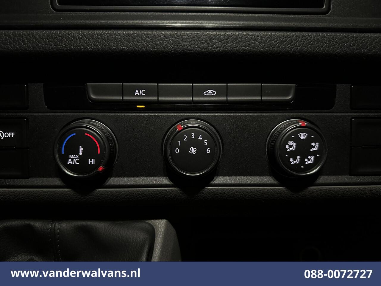 Volkswagen CRAFTER 2.0 TDI 141pk L3H2 L2H1 Euro6 Airco | Camera | Navigatie | 3000kg trekhaak Apple Carplay, Android Auto, Parkeersensoren, Bijrijdersbank