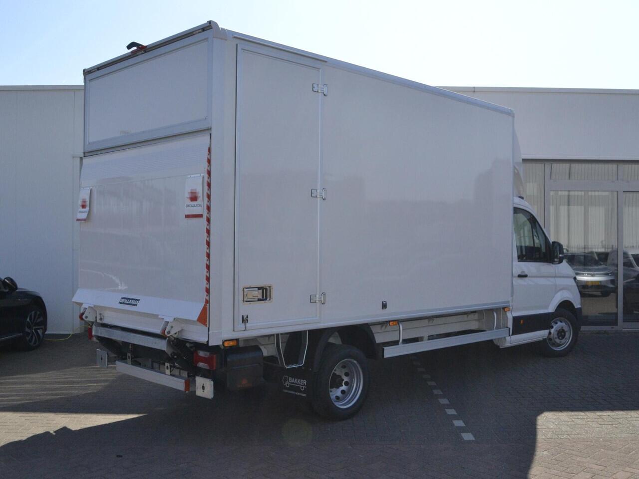 Volkswagen CRAFTER Bedrijfswagens Chassis 50(35) BAKWAGEN Trendline 2.0 TDI 164pk L4 · Camera · Laadlift · Cruise Control · P-Sensoren · Apple/Android Car Play · Garantie t/m 22-12-2028 of 120.000km