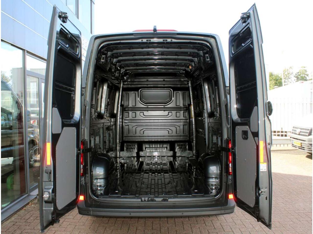 Volkswagen CRAFTER 35 2.0 TDI Aut. Airco/Cruise/Cam L3H2 Nieuw
