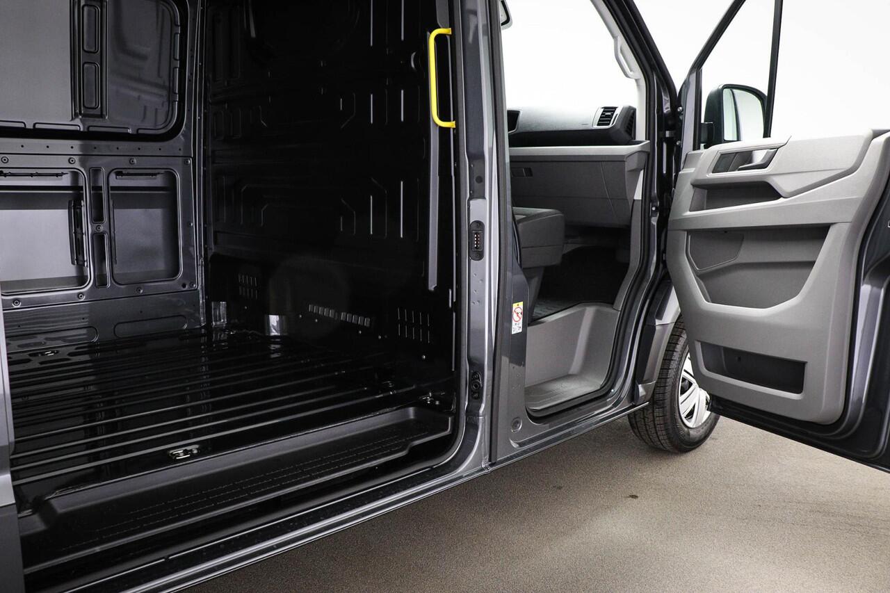 Volkswagen CRAFTER 35 2.0 TDI L3H2 Trendline | ERGO COMFORT | LED | CLIMA | DAB | CAMERA | STOELVERWARMING
