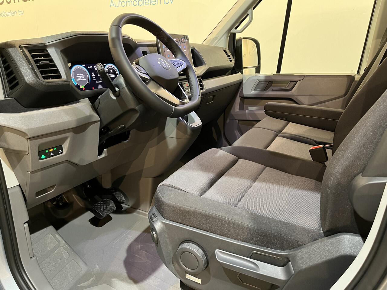 Volkswagen CRAFTER 2.0 TDI L3H2 140 PK DSG Automaat / Euro 6 / Airco / Cruise Control / PDC / CarPlay / 3-Zits / NIEUW MODEL !! / 1.400 KM !!