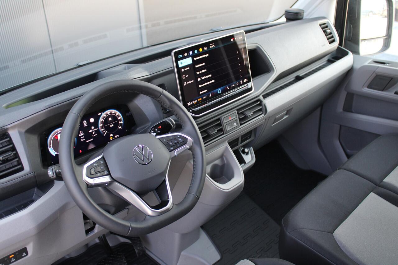 Volkswagen CRAFTER 35 2.0 TDI L3H2 177pk - Facelift - Navigatie - LED - Geveerde stoel - Virtual cockpit - Camera - Verwarmd stuur - Stoelverwarming - Rijklaar