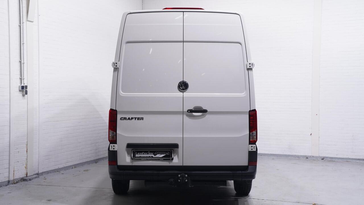 Volkswagen CRAFTER 2.0 TDI 102 pk L3H3 Navi, Trekhaak 2.500 kg Apple Carplay, Laadruimte Pakket, PDC V+A, 3-Zits