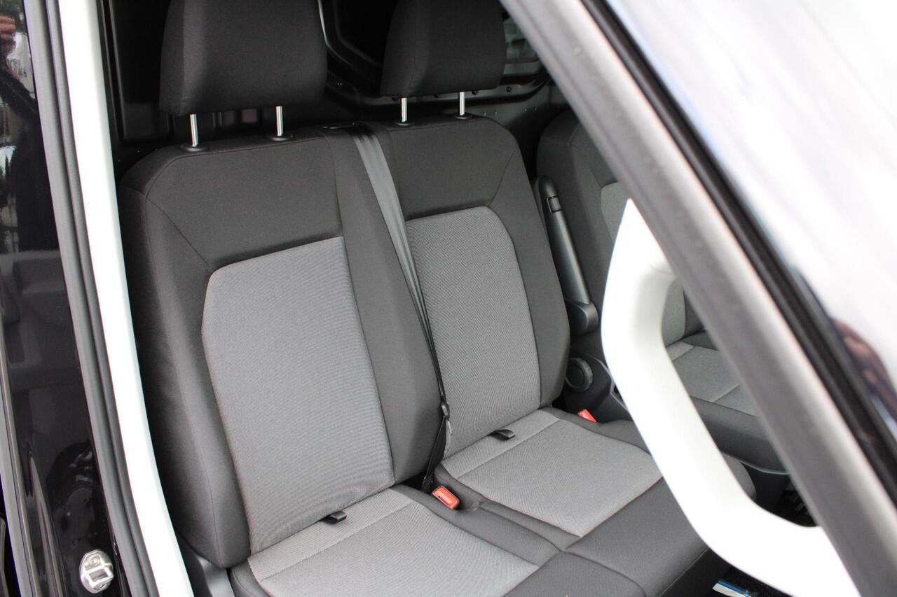 Volkswagen CRAFTER 30 2.0 TDI 140pk DSG L3H3 Exclusive BPM vrij! Betimmering Trekhaak Camera Led Virtual Cockpit Navigatie