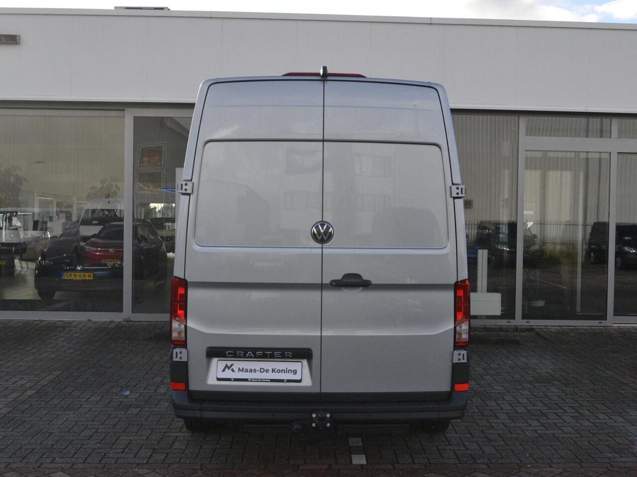Volkswagen CRAFTER Bedrijfswagens 35 Trendline 2.0 TDI 140pk L3H3 · Tussenschot · Trekhaak · Alarm · P-Sensoren · Cruise Control · Camera · Apple/Android Car Play · Garantie t/m 22-12-2028 of 120.000km