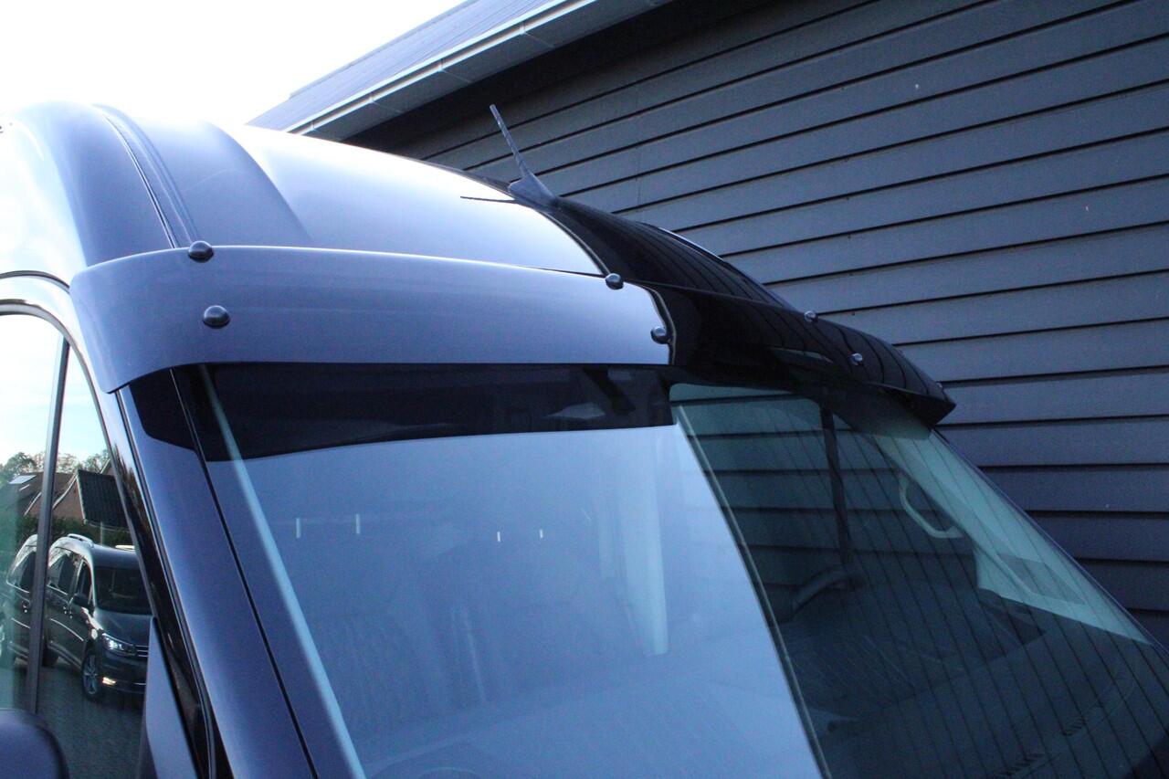 Volkswagen CRAFTER 30 2.0 TDI 140pk DSG L3H3 Exclusive BPM vrij! Betimmering Trekhaak Camera Led Virtual Cockpit Navigatie