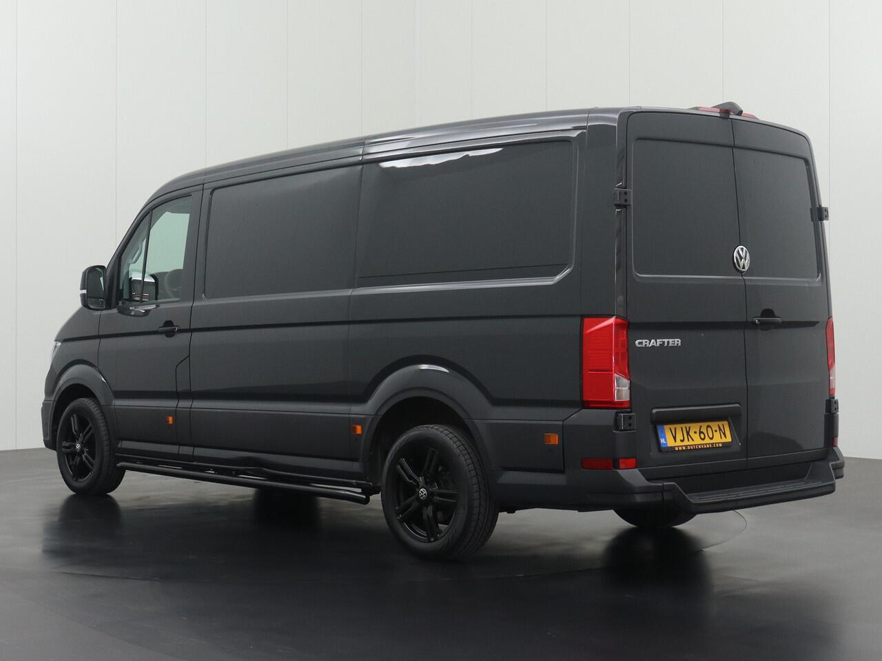 Volkswagen CRAFTER 2.0TDI 140PK L3H2 Highline | 3-Persoons | Navigatie | Camera | Airco | Cruise | Betimmering