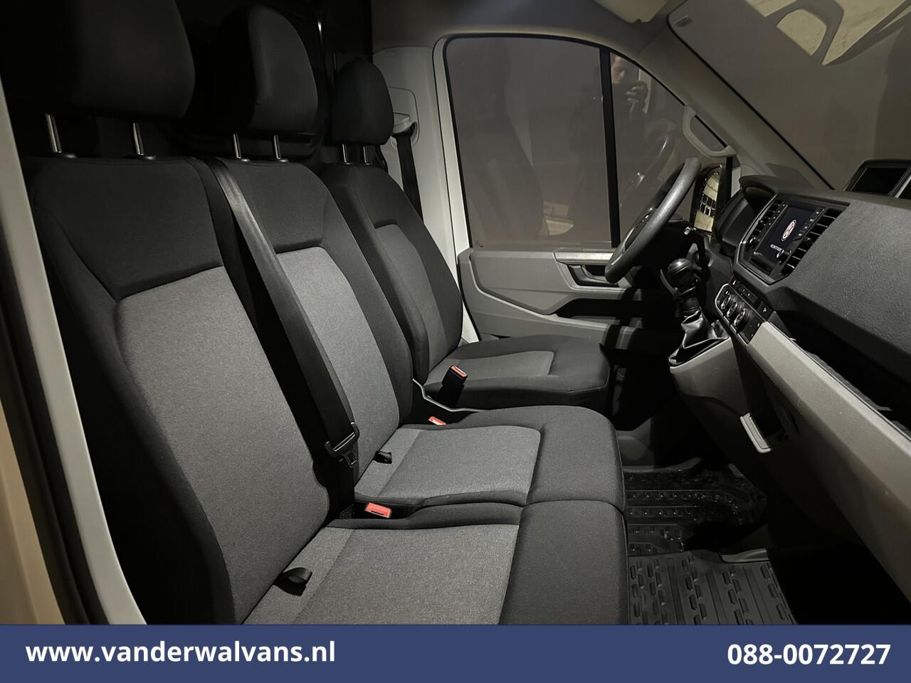 Volkswagen CRAFTER 2.0 TDI 141pk L3H2 L2H1 Euro6 Airco | Camera | Navigatie | 3000kg trekhaak Apple Carplay, Android Auto, Parkeersensoren, Bijrijdersbank