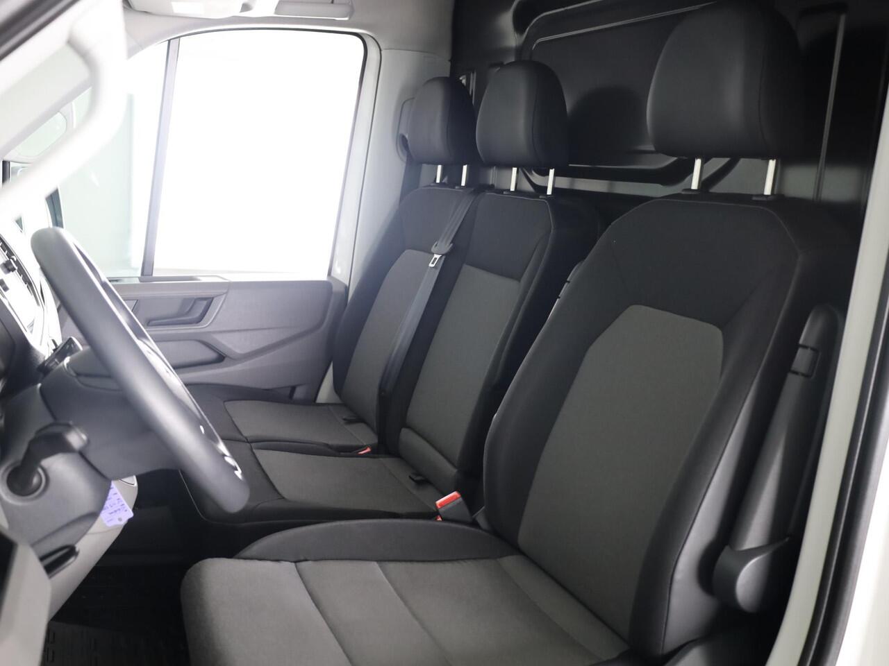 Volkswagen CRAFTER 35 2.0 TDI L3H3 EURO VI 140 pk Automaat| Verlengde garantie | Navigatie | Parkeersensoren | Achteruitrijcamera | Cruise control | Apple Carplay/Android Auto |