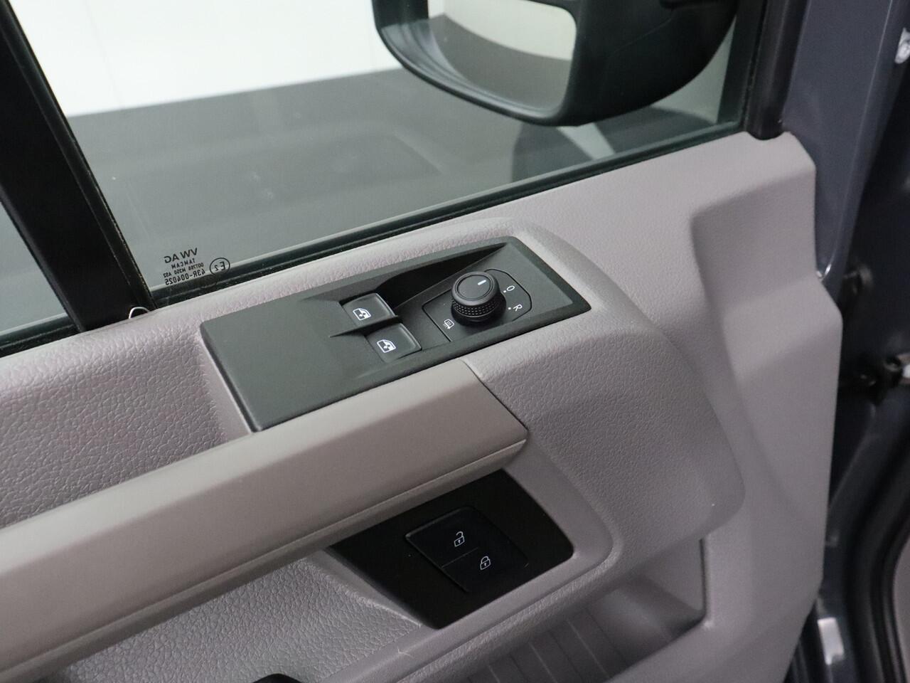 Volkswagen CRAFTER 2.0TDI 140PK DSG Automaat L5H3 Highline | Navigatie | Betimmering | Camera | 3-Persoons