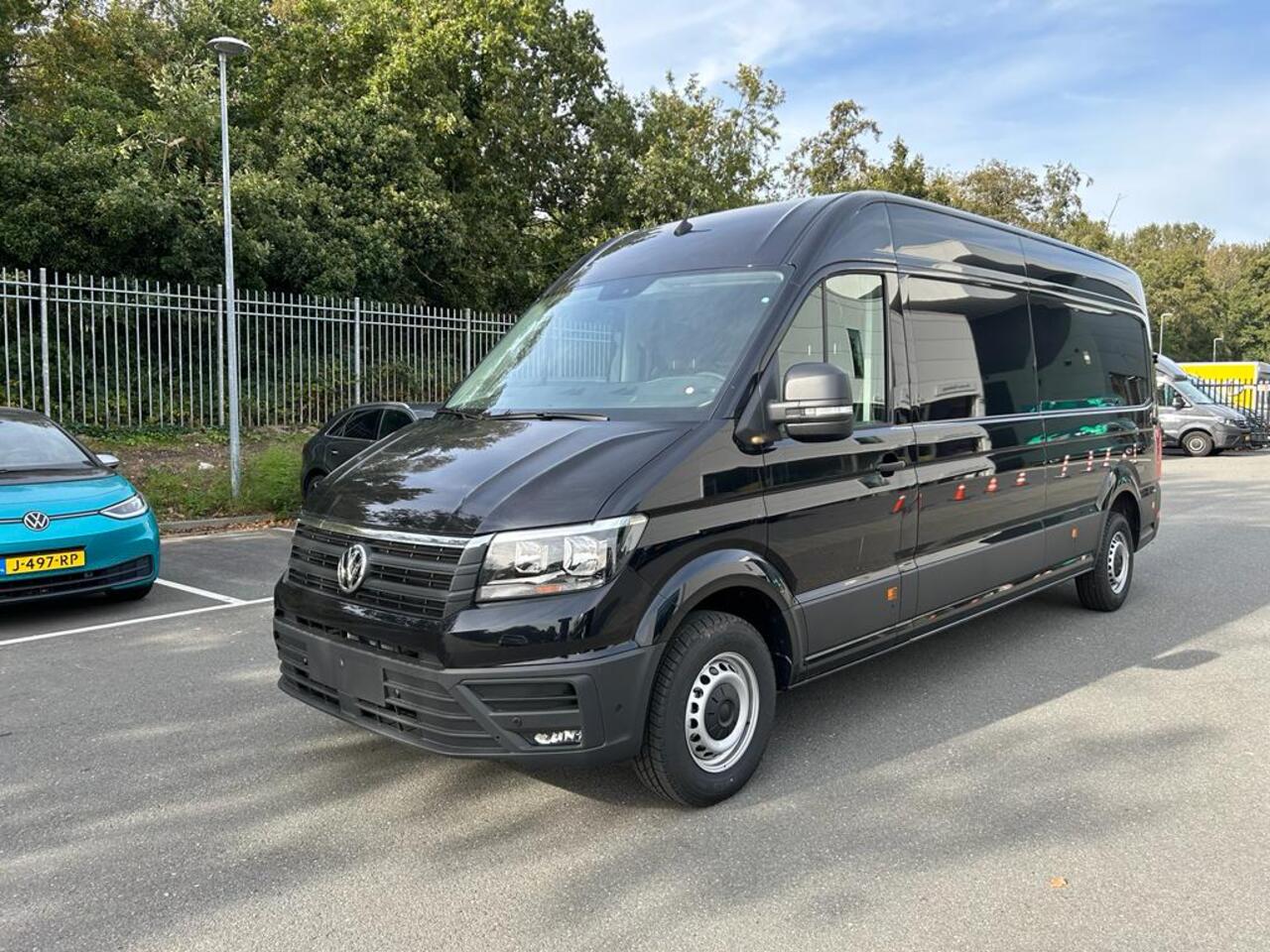 Volkswagen CRAFTER GP L4H3 2.0 TDI 140pk 3.5T Highline /Direct leverbaar /BPM-vrij .