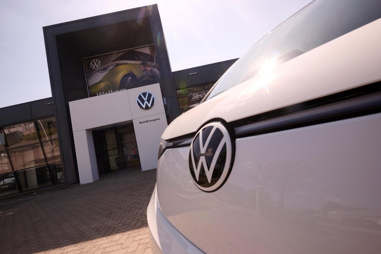 Volkswagen CRAFTER 35 2.0 TDI 177pk L3H3 Highline | Geveerde stoel | Apple Carplay / Android Auto | Cruise Control | Excl. kosten rijklaarmaken |