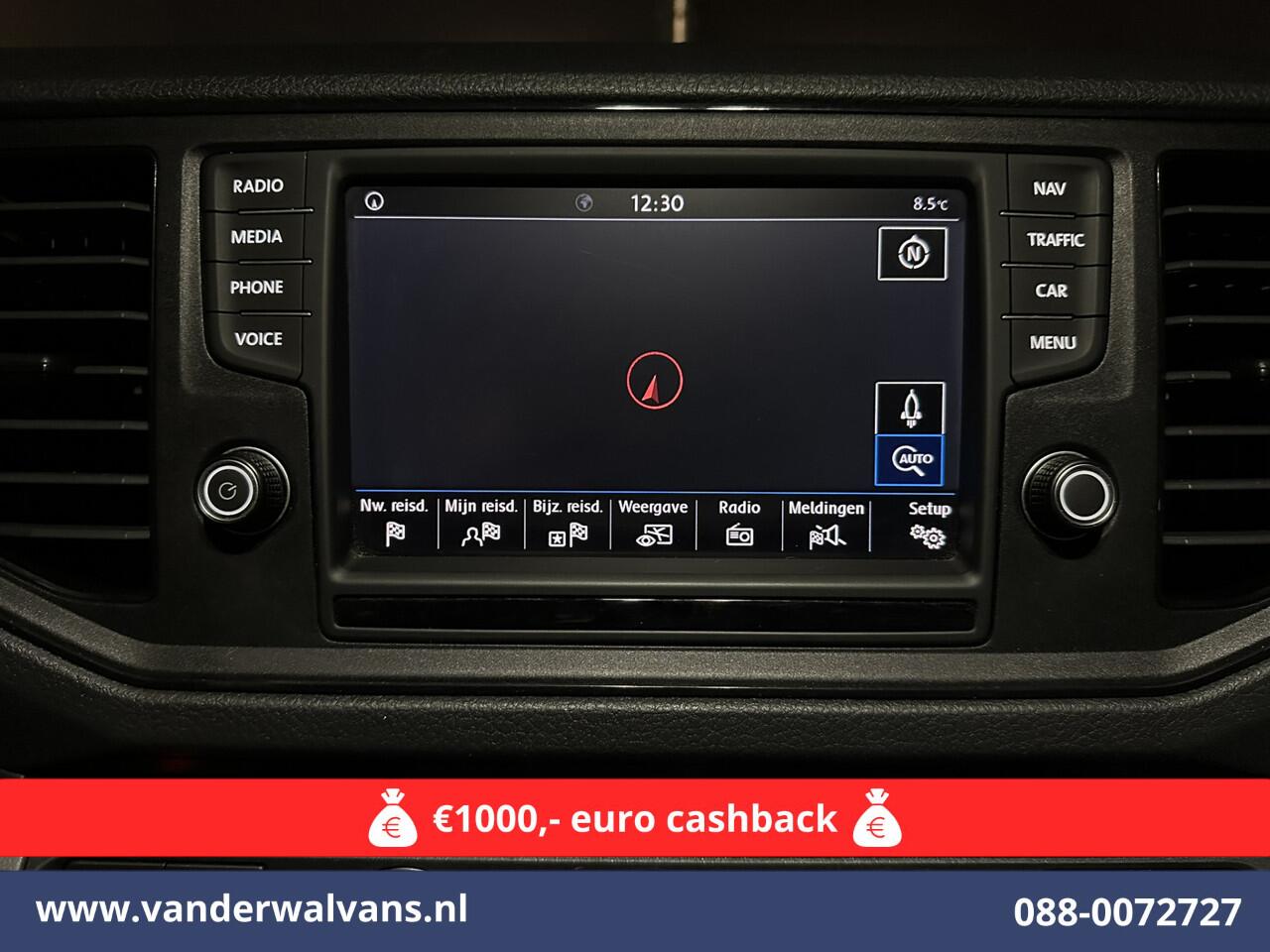 Volkswagen CRAFTER 2.0 TDI 141pk L3H3 L2H2 Euro6 Airco | Navigatie | Apple Carplay | Cruisecontrol Android Auto, Bijrijdersbank, 3000kg trekvermogen, zilver