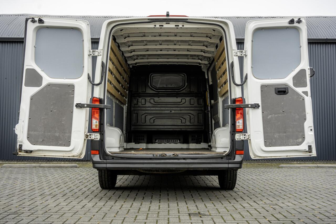Volkswagen CRAFTER 30 TDI | L3H2 | Camera | CarPlay | Mirrorlink | Cruise | Airco | Euro 6