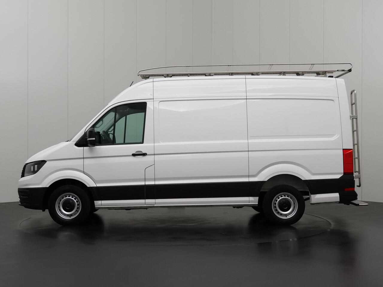 Volkswagen CRAFTER 2.0TDI L3H3 | Imperiaal | Trekhaak | Navigatie | Airco | Cruise | 3-Persoons | Betimmering