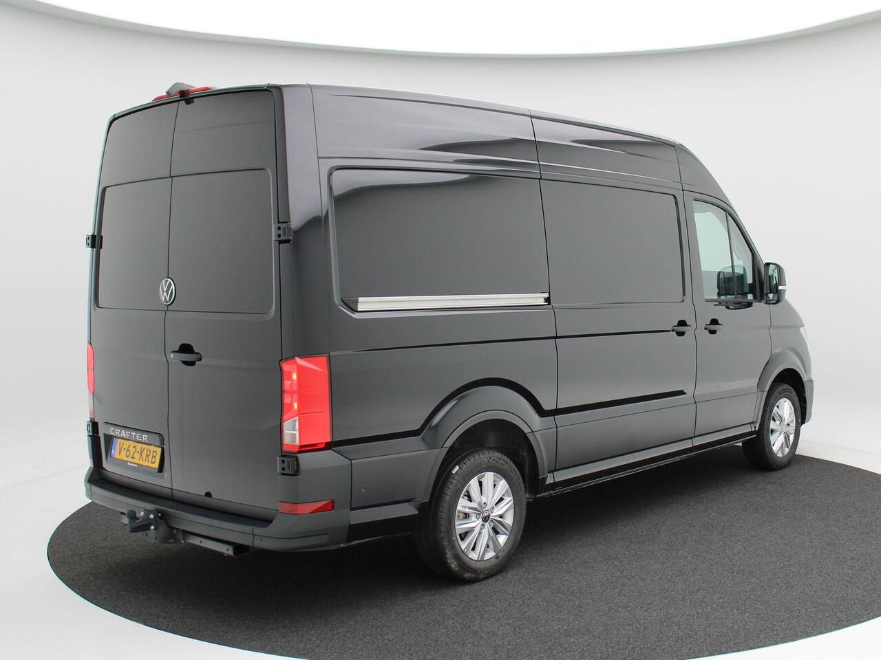 Volkswagen CRAFTER 35 2.0 TDI 140PK L3H3 Exclusive | V-62-KRB | Automaat | Navi | LED koplampen | Lichtmetaal | Trekhaak | BPM Vrij!