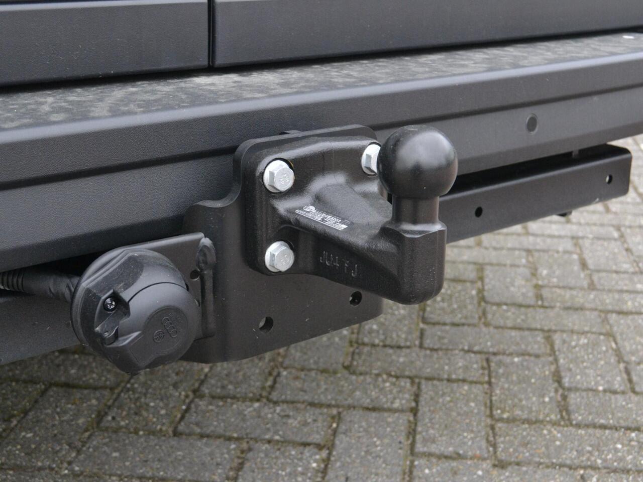 Volkswagen CRAFTER Bedrijfswagens 35 Trendline 2.0 TDI 140pk L3H3 · Tussenschot · Trekhaak · Alarm · P-Sensoren · Cruise Control · Camera · Apple/Android Car Play · Garantie t/m 22-12-2028 of 120.000km