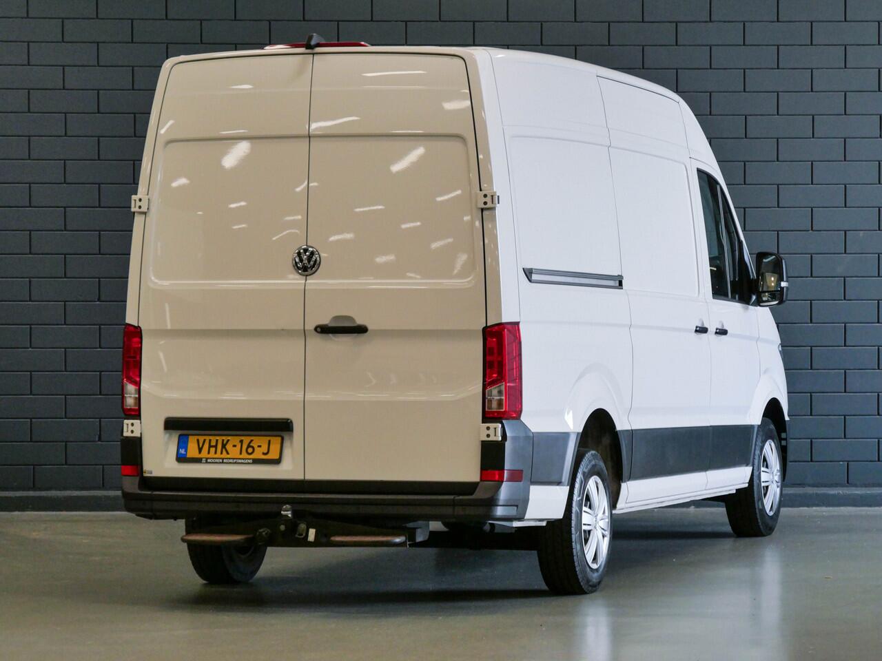 Volkswagen CRAFTER 35 2.0 TDI 141PK L3H3 Highline | TREKHAAK | GEVEERDE STOEL | CAMERA | CARPLAY |