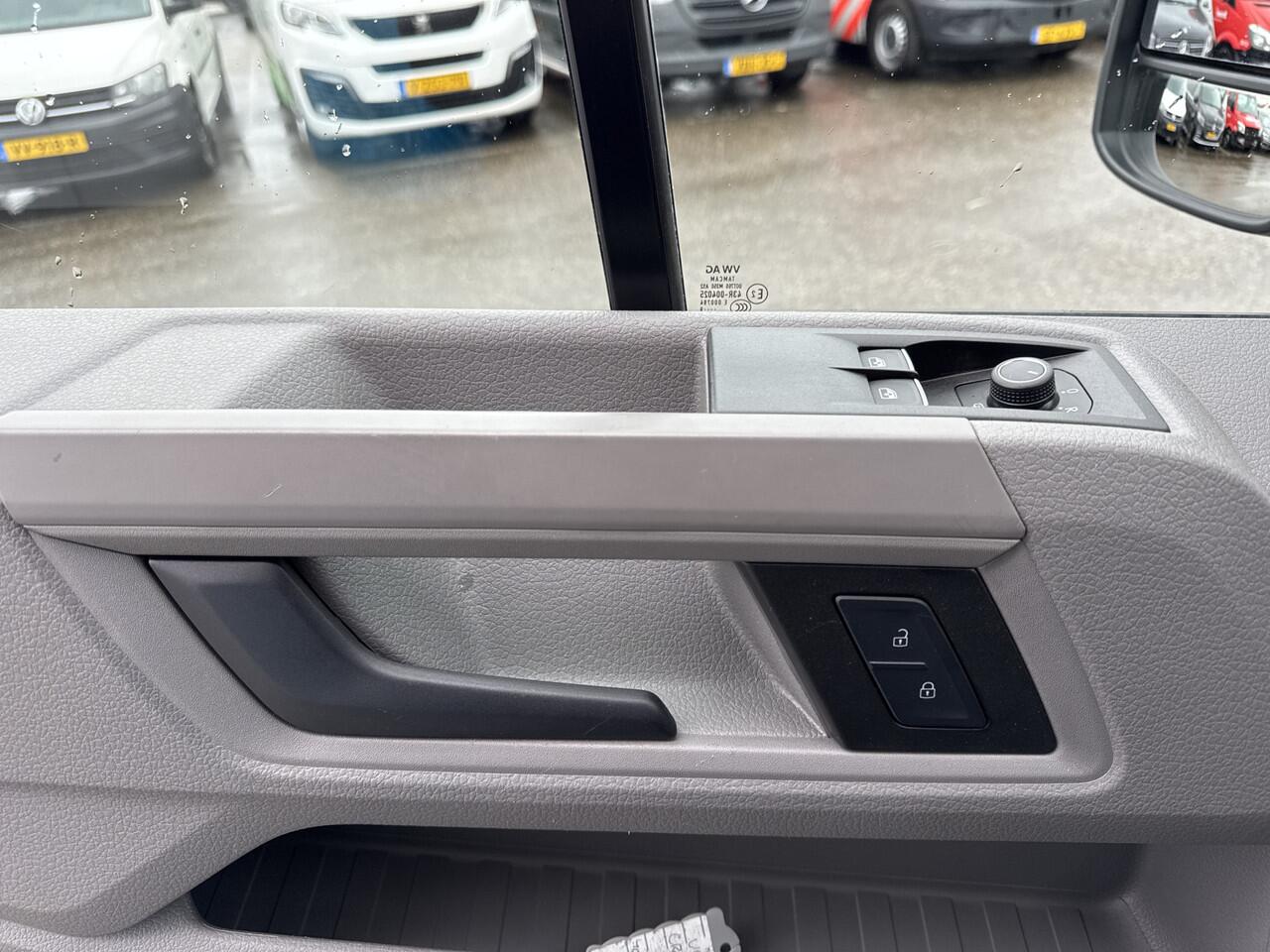 Volkswagen CRAFTER 2.0tdi DSG Bakwagen 1000 KG Laadklep Rapid Leichtbau 3835kg laadvermogen