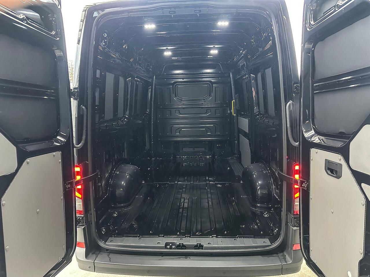 Volkswagen CRAFTER 35 2.0 TDI 177pk L3H3 Exclusive | LED Koplampen| Adaptive Cruise Control | Navigatie | Camera| BPM-vrij | Excl. kostenrijklaar maken |
