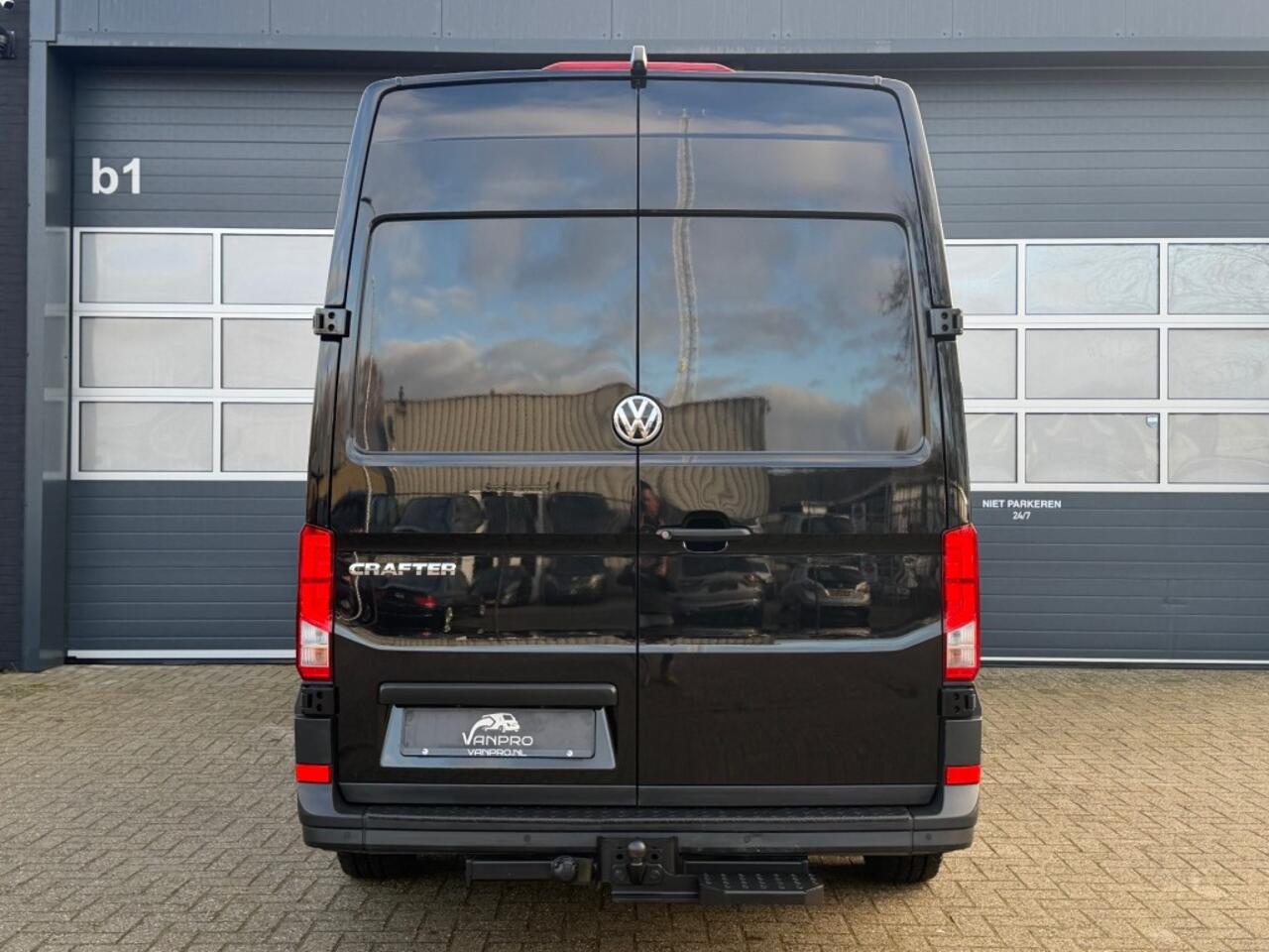 Volkswagen CRAFTER 35 2.0 TDI 177PK Automaat L3H3 7 Dubbel Cabine 6p / Leder / 3000kg trekgewicht / LED / Stoelverwarming