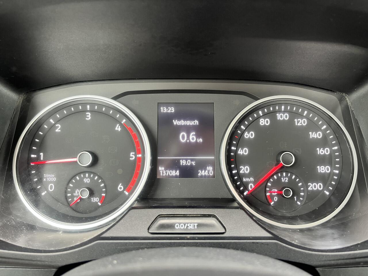 Volkswagen CRAFTER 35 2.0 TDI DC Open laadbak Airco Cruise controle Pick-up Euro 6 Parkeerhulp achter evt 2500kg trekgewicht 6 persoons p-up bakwagen open laadbak Pritsche