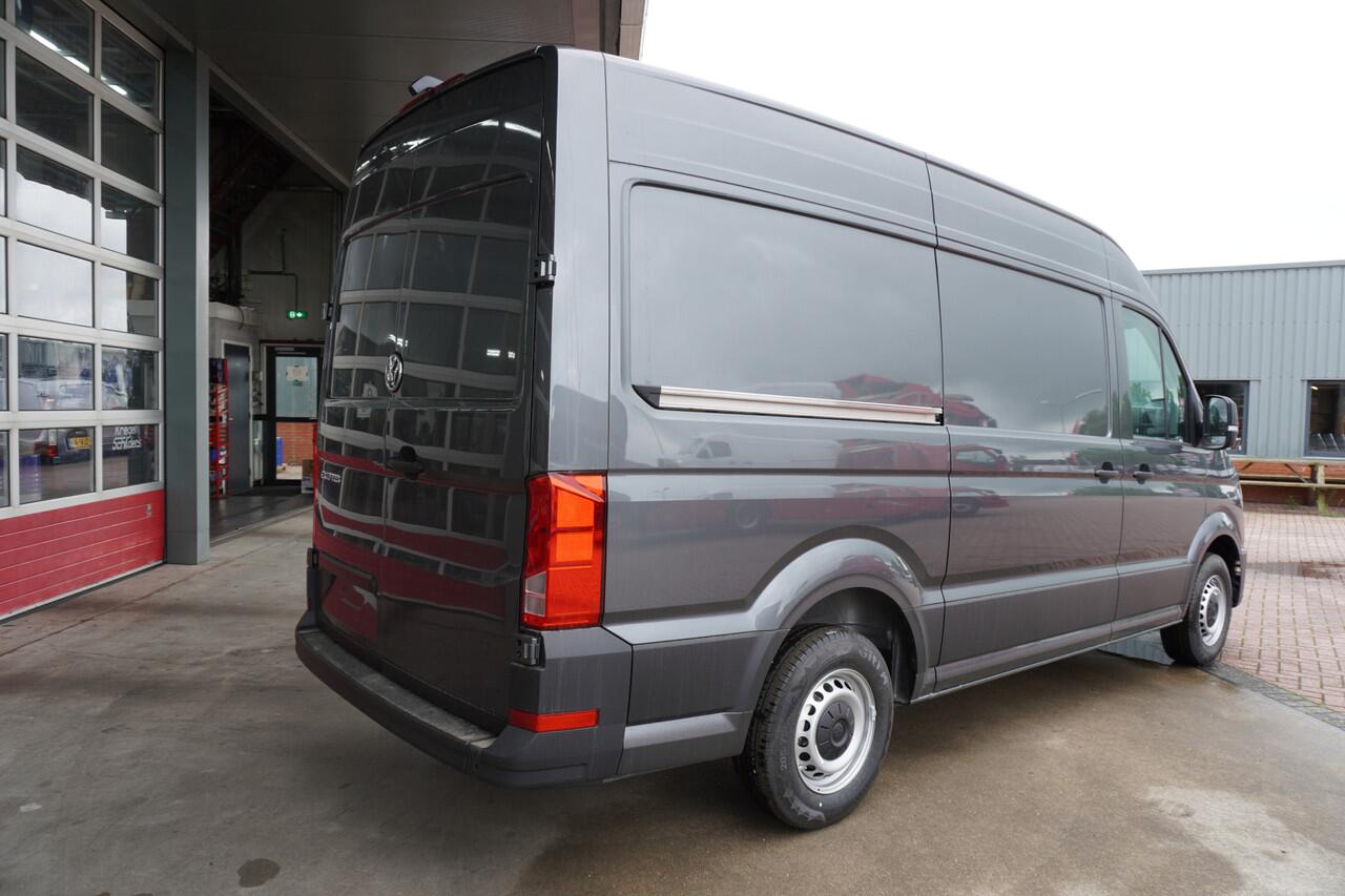 Volkswagen CRAFTER 35 2.0 TDI 141 PK L3H3 Automaat Nr. V042 | Airco | Cruise | Navi