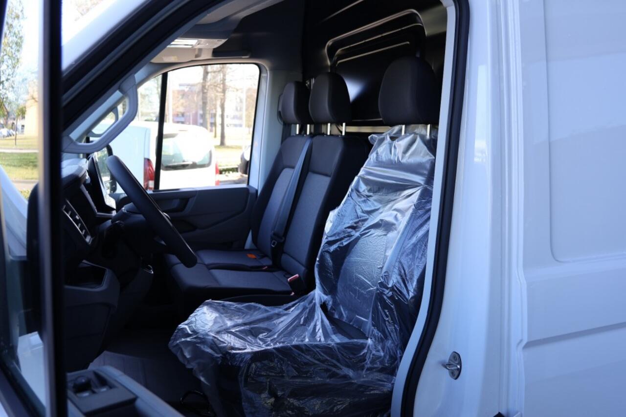 Volkswagen CRAFTER 2.0TDI 140PK L3H3 *2025 Model*LED*CAMERA*CARPLAY*PARKEERSENSOREN