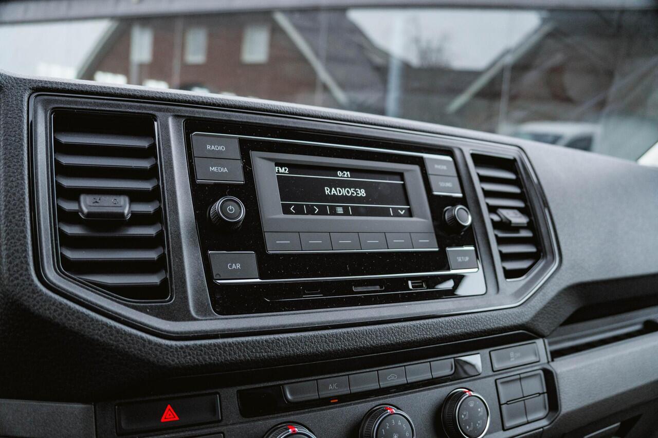 Volkswagen CRAFTER 35 2.0 TDI 177PK L4 Open laadbak Airco | Cruise control | 3-zits | LxBxH 430x203x40 cm |