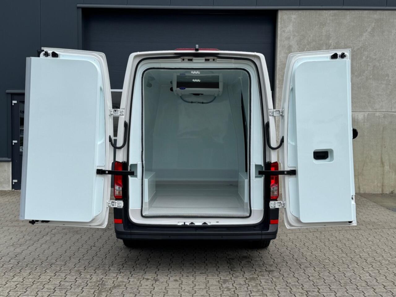 Volkswagen CRAFTER 35 2.0 TDI L3 H3 Koelwagen Carrier standby - koelen en verwarmen!