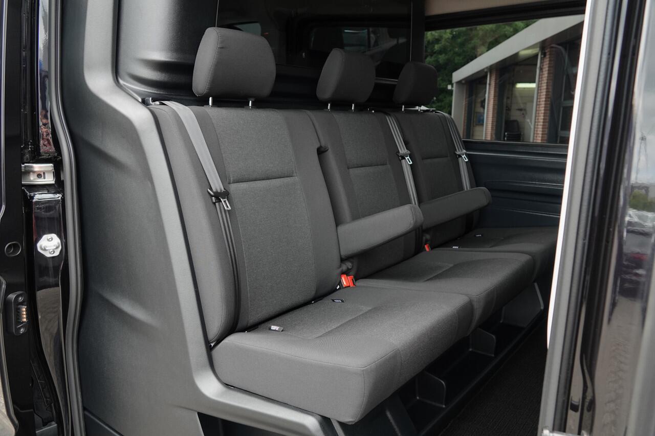 Volkswagen CRAFTER L3H2 | 177Pk Aut. | Dubbele Cabine | Nieuw Model | 10,4'' Navigatie | 19'' | Deep Black