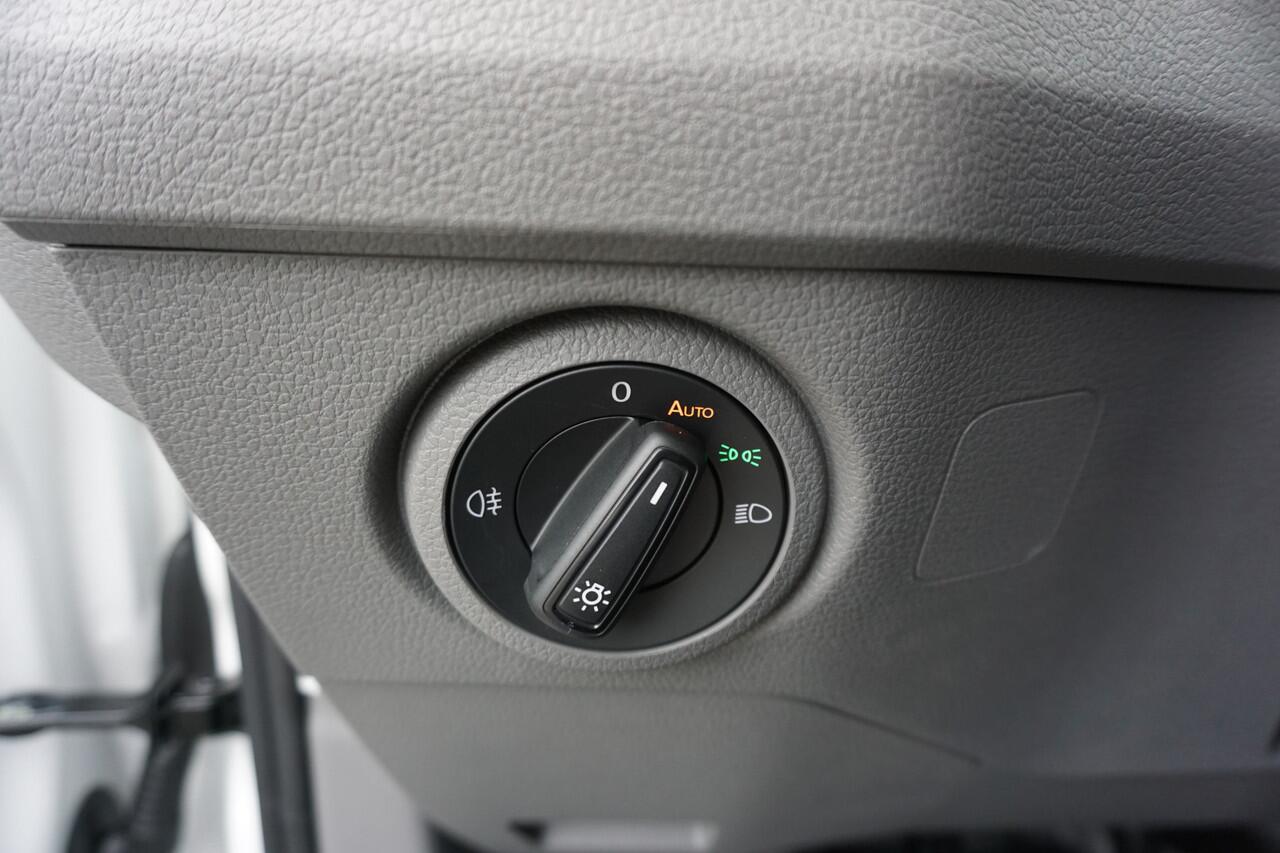 Volkswagen CRAFTER 35 177PK L4H3/L3H2 Apple Carplay Cruise Camera LED ErgoActive stoel 270° Deuren