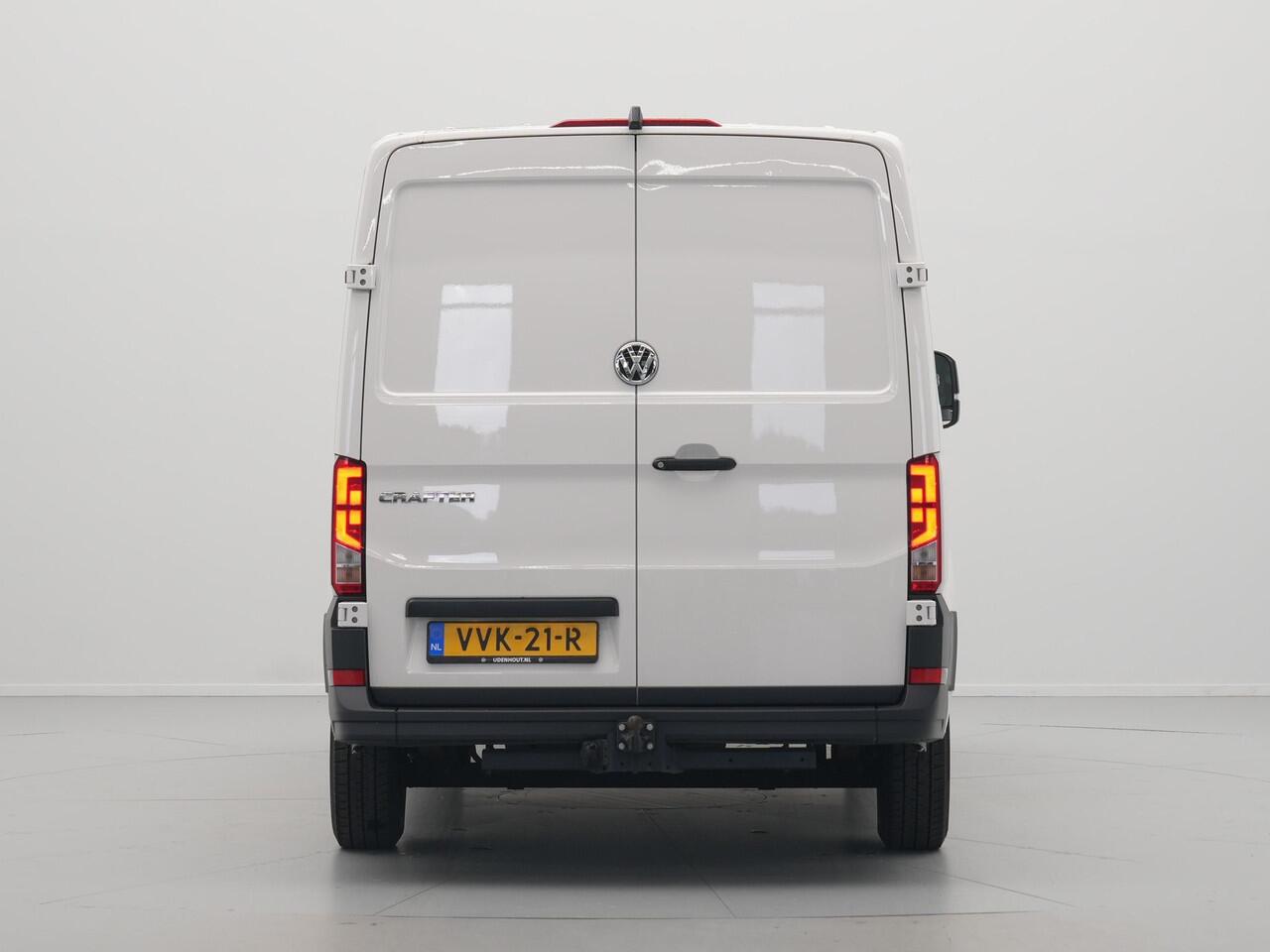 Volkswagen CRAFTER 30 2.0 TDI L3H2 Trendline Trekhaak Navigatie Carplay Cruise