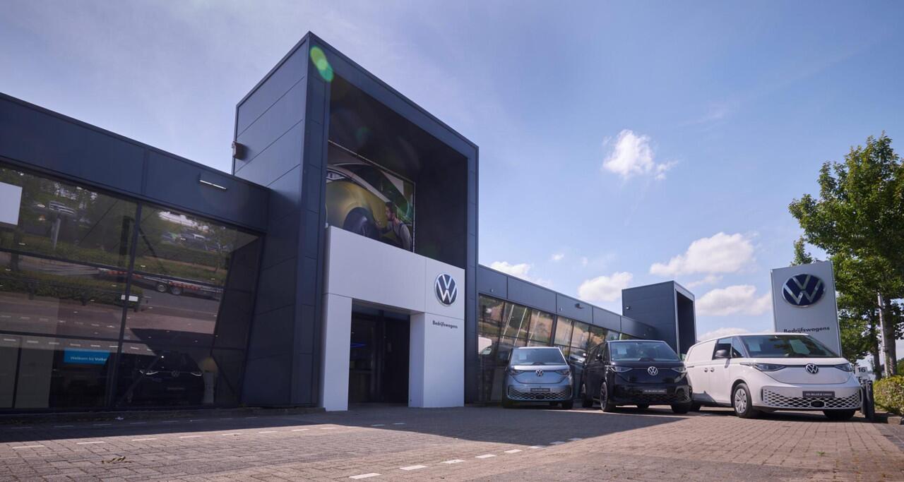 Volkswagen CRAFTER 35 2.0 TDI 177pk L3H3 Highline | Geveerde stoel | Cruise Control | Verwarmbare voorruit | Apple Carplay / Android Auto | Excl. kosten rijklaarmaken |