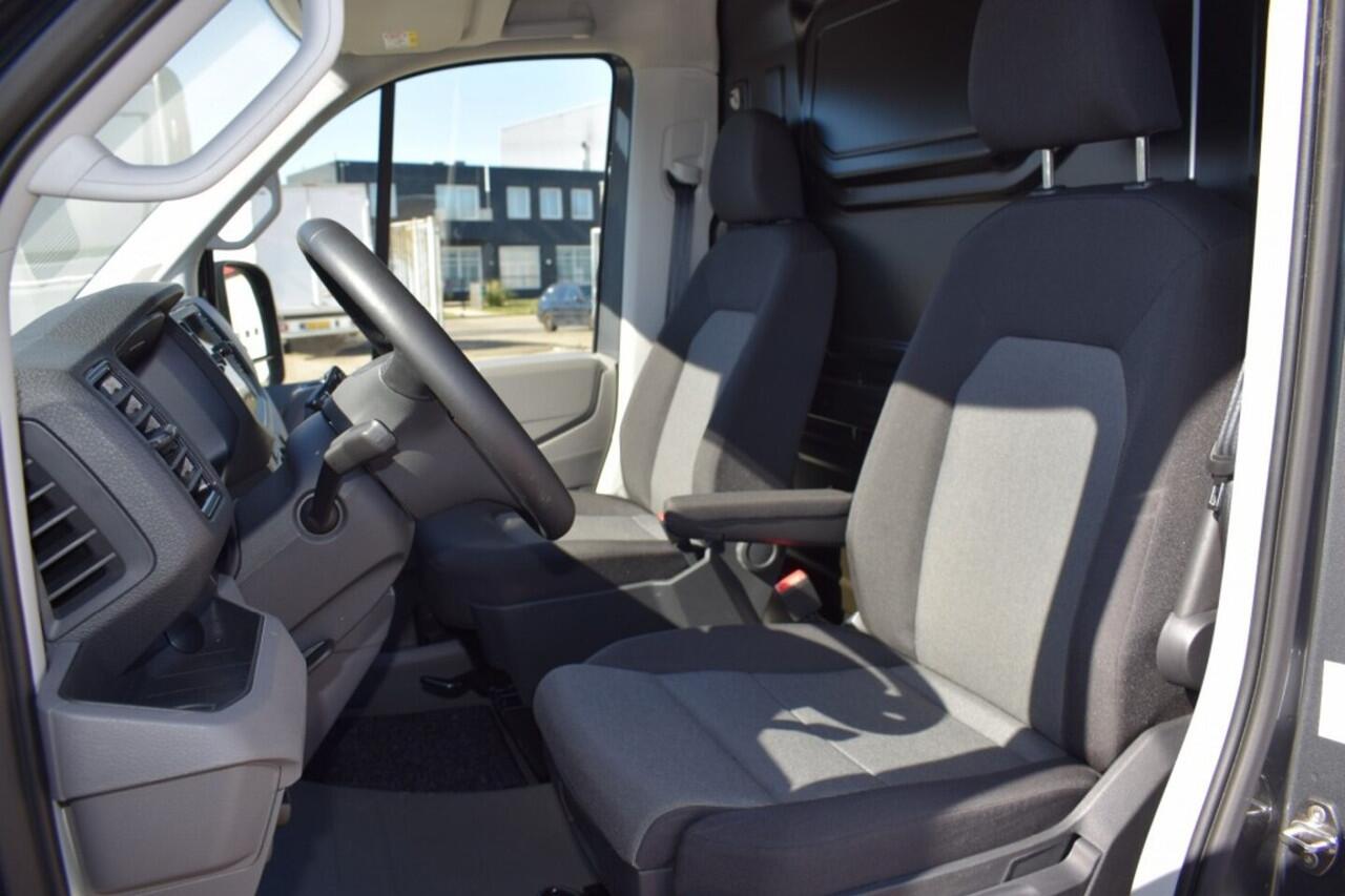 Volkswagen CRAFTER L3H3 2.0 TDI Highline 140PK AUTOMAAT TREKHAAK