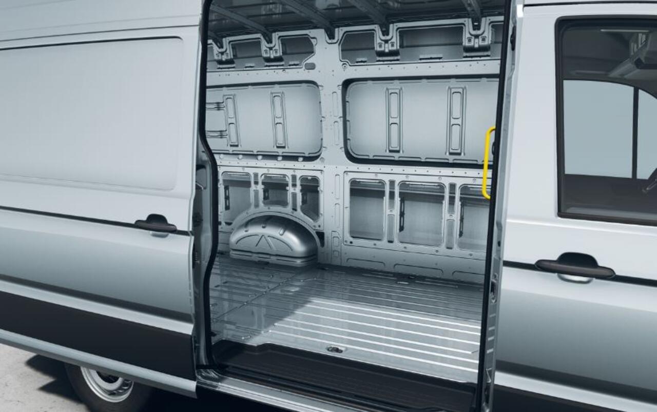 Volkswagen CRAFTER 30 2.0 TDI L3H3 Trendline / Trekhaak / Cruise control / Automatische airco /