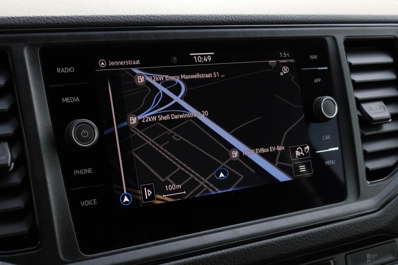 Volkswagen CRAFTER 140PK automaat Exclusive L3H3 GVW 3.5T BPM vrij | Trekhaak | Adaptive Cruise Control | Climatic | Navigatie | Park Assist | Apple CarPlay / Android auto | DAB | 17 inch lichtmetalen velgen