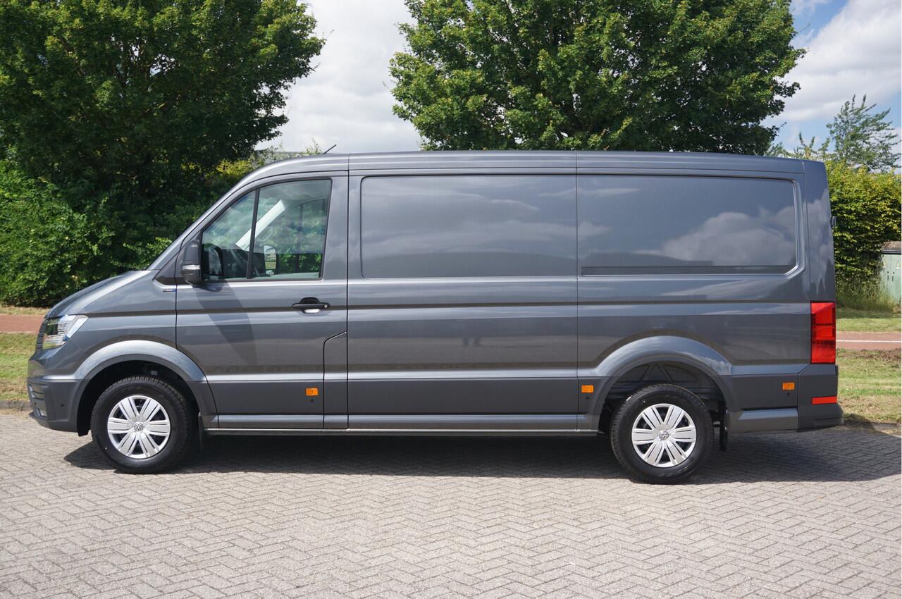 Volkswagen CRAFTER 35 177PK L3H2 AUT Facelift BPM VRIJ!! 13" Navi, Cam, Gev. Stoel, Alarm, LED!! NR. 424