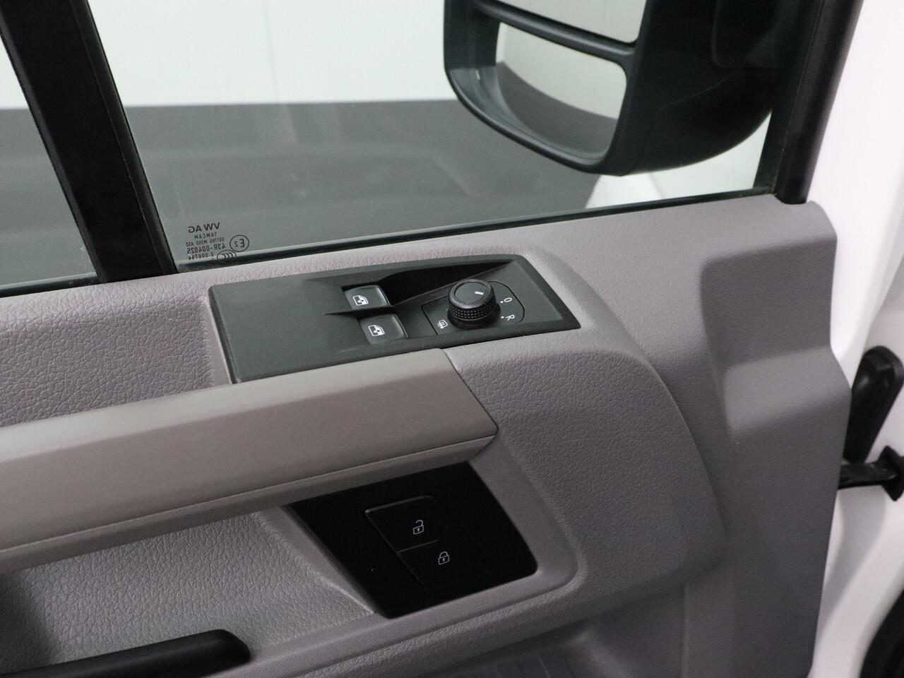 Volkswagen CRAFTER 2.0TDI L3H3 Highline | Navigatie | Camera | Airco | Cruise | Betimmering