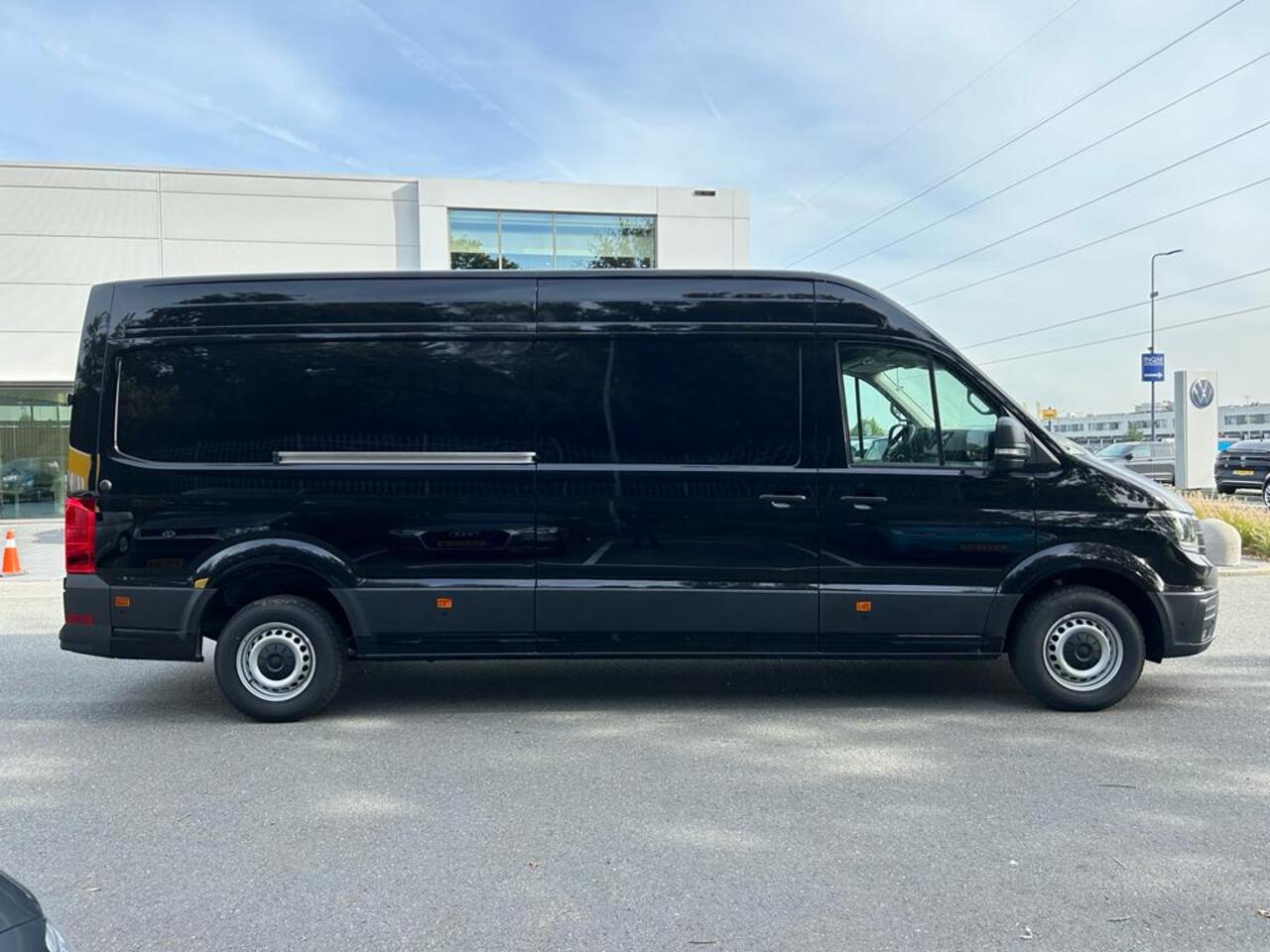 Volkswagen CRAFTER GP L4H3 2.0 TDI 140pk 3.5T Highline /Direct leverbaar /BPM-vrij