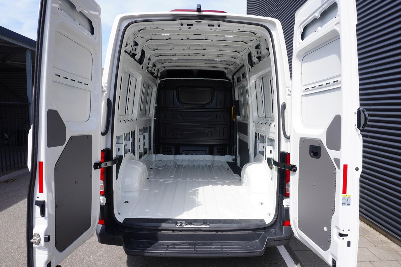 Volkswagen CRAFTER 30 2.0 TDI L3H3 177 PK Aut. Exclusive, LED koplampen, Adaptive cruise control, Alarm, Stuurverwarming