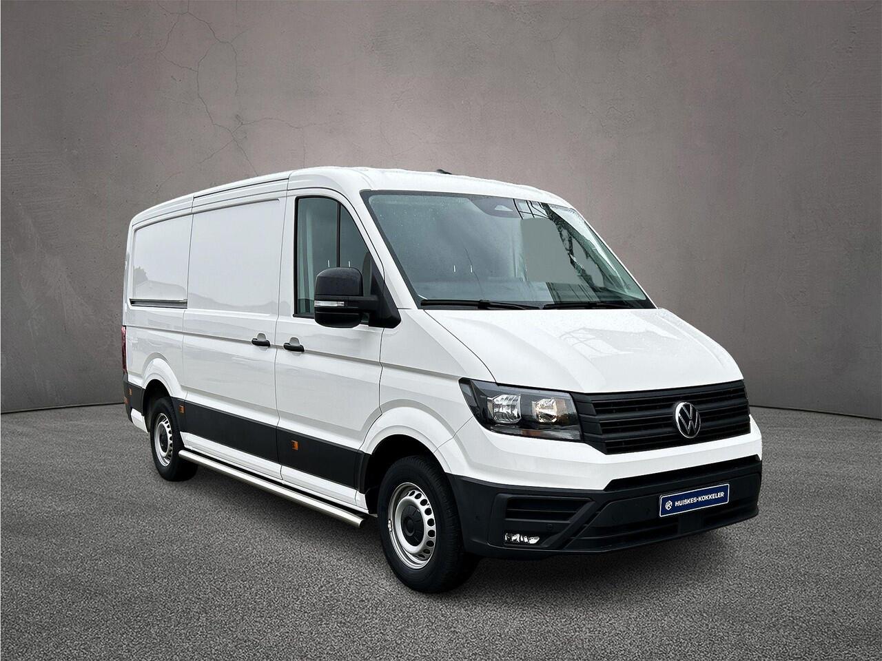 Volkswagen CRAFTER 2.0 TDI 140 PK L3H2 Highline | BPM-vrij | All Seasonbanden | Navigatie (Apple carplay / Android Auto) | Trekhaak | Sidebars | Betimmering | Camera