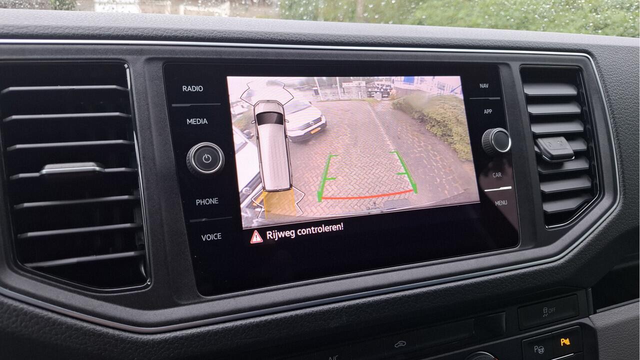 Volkswagen CRAFTER 35 2.0 TDI L3H3 75 Edition 177 pk - Trekhaak / Camera / Leder / LED