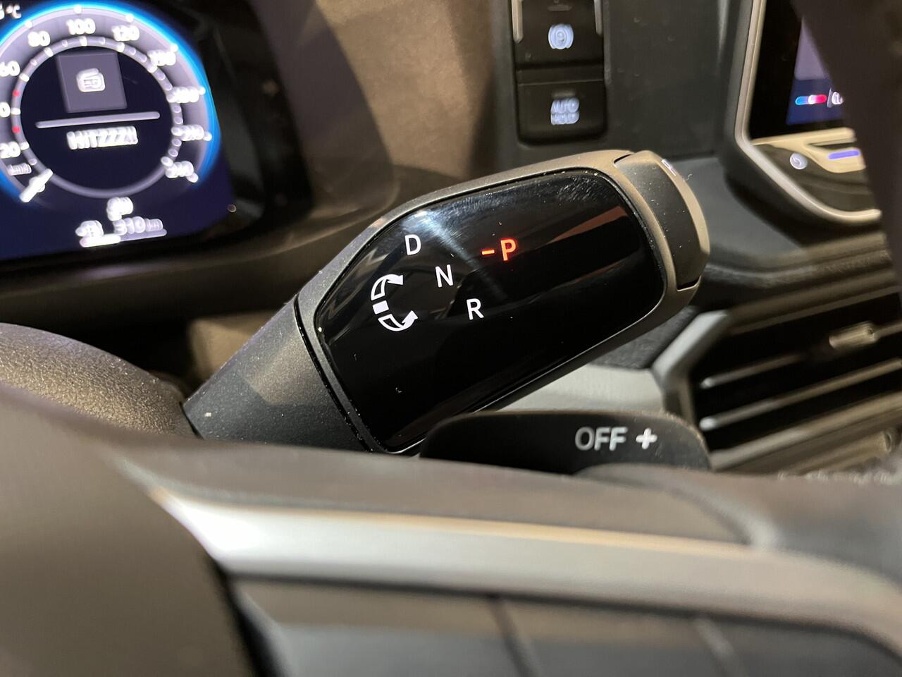 Volkswagen CRAFTER 2.0 TDI L3H2 140 PK DSG Automaat / Euro 6 / Airco / Cruise Control / PDC / CarPlay / 3-Zits / NIEUW MODEL !! / 1.400 KM !!